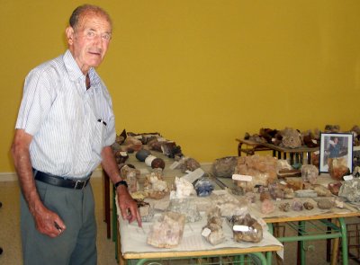Visita a la colección de minerales en el Centro Cultural de Abla
